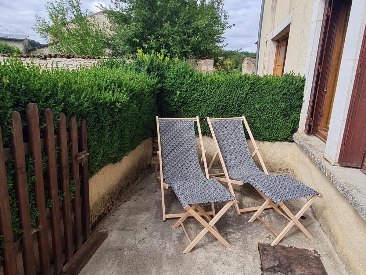 Charme Et Authenticite : Gite 6 Pers, Renove, Jardin, Proche Commerces Et Randonnees - Fr-1-585-86 Mauvages Exterior photo
